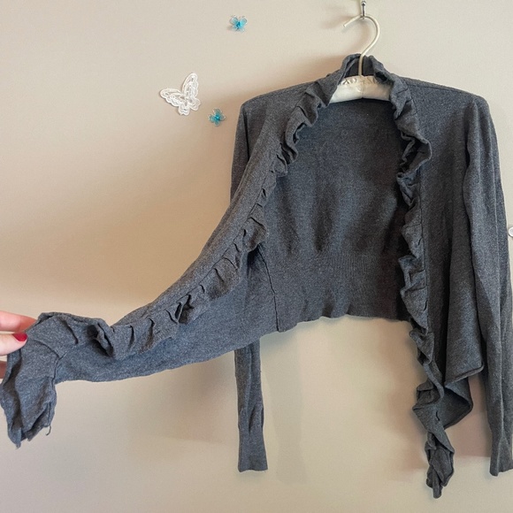 Soft Grey Frilly Tie-Front Shrug - Picture 3 of 4